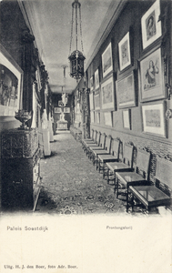 14184 Interieur van Paleis Soestdijk te Soestdijk (gemeente Baarn): de Prentengalerij met meubilair en ...